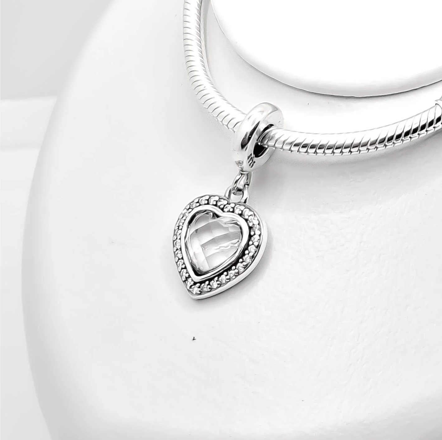 Corazón colgante + Zirconia