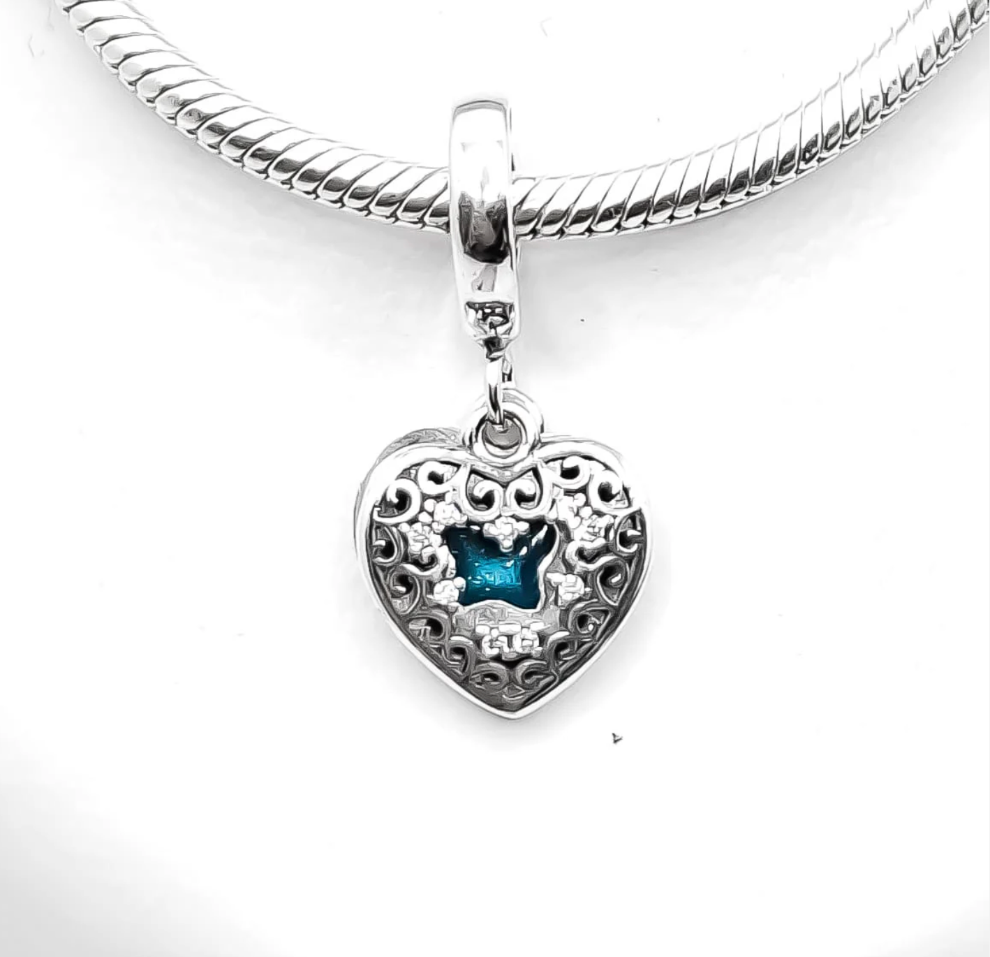 Colgante Corazón con mariposa